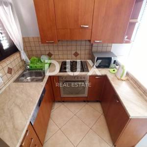 ISTRA-SVETVINČENAT-Predivna obiteljska kuća s dva apartmana