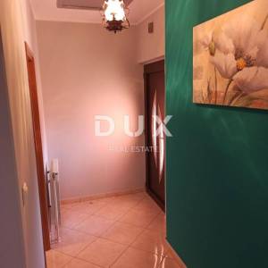 ISTRA-SVETVINČENAT-Predivna obiteljska kuća s dva apartmana