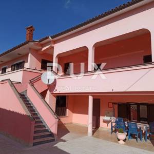 ISTRA-SVETVINČENAT-Predivna obiteljska kuća s dva apartmana