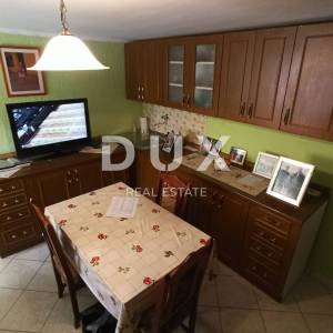 ISTRA-SVETVINČENAT-Predivna obiteljska kuća s dva apartmana