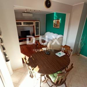 ISTRA-SVETVINČENAT-Predivna obiteljska kuća s dva apartmana