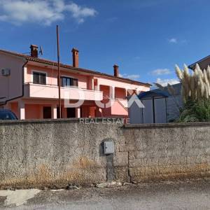 ISTRA-SVETVINČENAT-Predivna obiteljska kuća s dva apartmana
