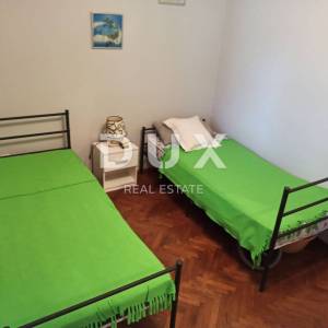ISTRA-SVETVINČENAT-Predivna obiteljska kuća s dva apartmana