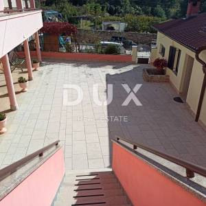 ISTRA-SVETVINČENAT-Predivna obiteljska kuća s dva apartmana