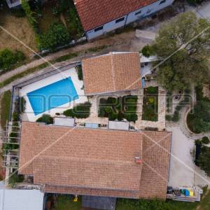 Istra, Svetvinčenat, prekrasna kuća sa bazenom, mirna lokacija