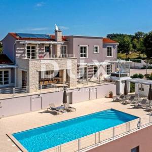ISTRA, SVETVINČENAT - Profinjena vila okružena zelenilom