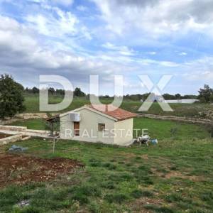 ISTRA, SVETVINČENAT - Prostrani kompleks zemljišta s objektom