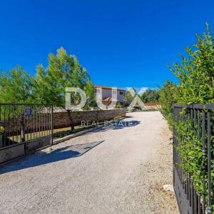 ISTRA, SVETVINČENAT - Ruralna vila s prostranom okućnicom