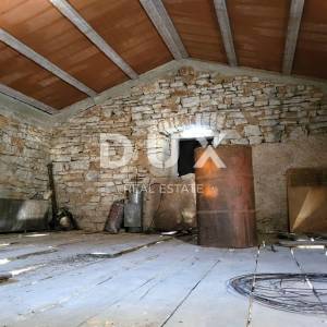 ISTRA. SVETVINČENAT - Samostojeća kamena kuća