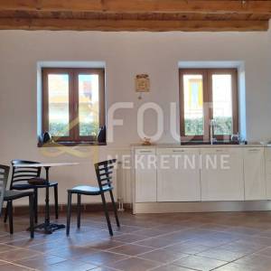 Istra, Svetvinčenat, samostojeća kamena kuća, 147.50m2