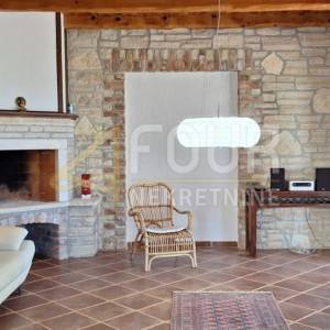 Istra, Svetvinčenat, samostojeća kamena kuća, 147.50m2