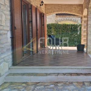Istra, Svetvinčenat, samostojeća kamena kuća, 147.50m2