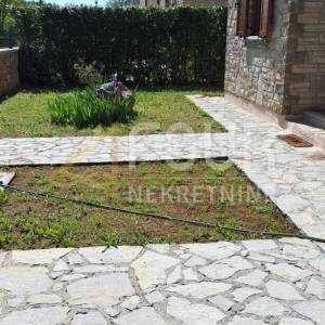 Istra, Svetvinčenat, samostojeća kamena kuća, 147.50m2