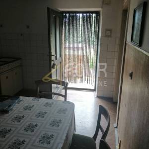 Istra, Svetvinčenat, samostojeća kuća, gosp. objet i dvije garaže