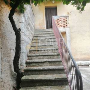 Istra, Svetvinčenat, samostojeća kuća, gosp. objet i dvije garaže