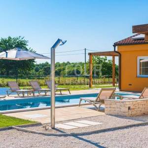 Istra, Svetvinčenat, vila s bazenom
