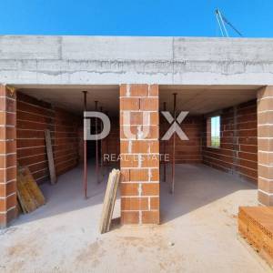 ISTRA, TAR - Penthouse u novogradnji s panoramskim pogledima na prirodu i more