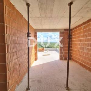 ISTRA, TAR - Penthouse u novogradnji s panoramskim pogledima na prirodu i more
