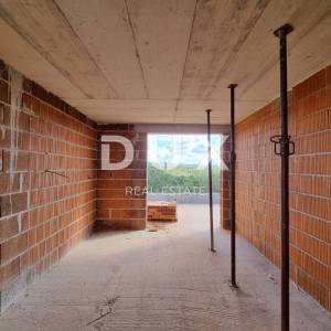 ISTRA, TAR - Penthouse u novogradnji s panoramskim pogledima na prirodu i more