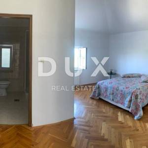 ISTRA, TAR - Šarmantna kuća sa apartmanima, restoranom i pogledom na more