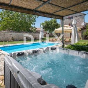 ISTRA, TINJAN - Autohtona kamena ljepotica s kompleksom zemljišta