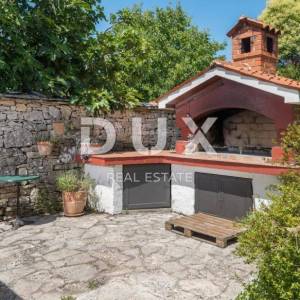 ISTRA, TINJAN - Autohtona kamena ljepotica s kompleksom zemljišta