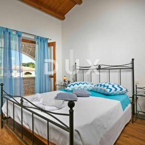 ISTRA, TINJAN - Kamena autohtona vila