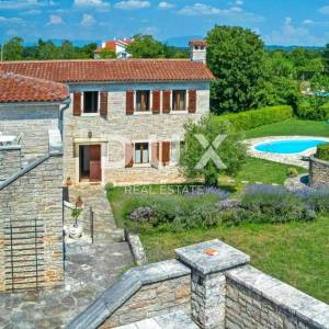 ISTRA, TINJAN - Kamena autohtona vila