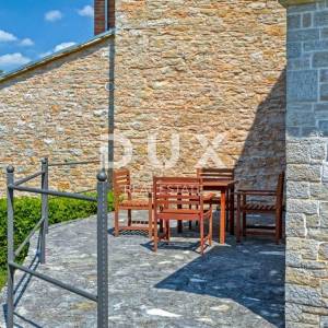 ISTRA, TINJAN - Kamena autohtona vila