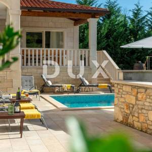 ISTRA, TINJAN - Komforna kuća s bazenom