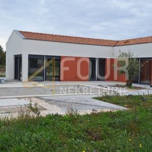 Istra, Tinjan, moderna novogradnja, kuća s bazenom