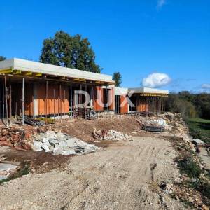 ISTRA, TINJAN - Moderne prizemnice sa bazenima!