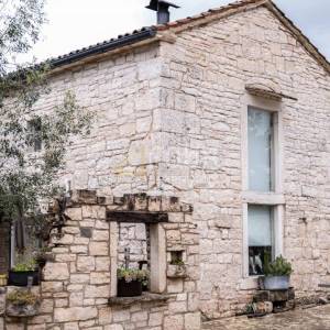 Istra, Tinjan, prekrasno imanje, dvije kamene kuće s bazenom