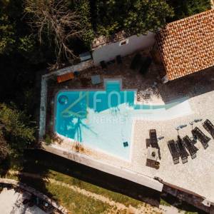 Istra, Tinjan, prekrasno imanje, dvije kamene kuće s bazenom