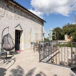 Istra, Tinjan, prekrasno imanje, dvije kamene kuće s bazenom