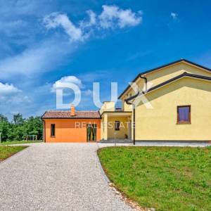 ISTRA, TINJAN - Šarmantna kuća na prostranom imanju