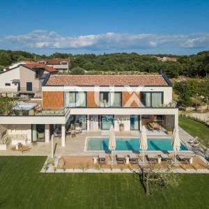 ISTRA, TINJAN - Vrhunski opremljena vila s pet spavaćih soba i wellnessom
