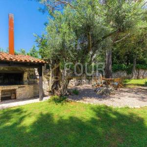 Istra, Umag, 1. red do mora, vila s bazenom