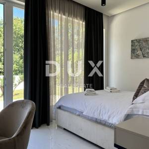 ISTRA, UMAG - 2 Luksuzne vile blizanke blizu mora