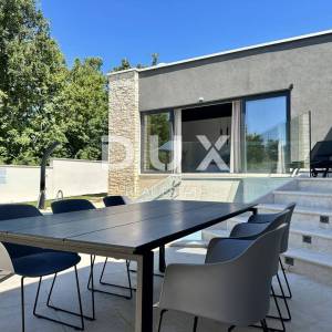 ISTRA, UMAG - 2 Luksuzne vile blizanke blizu mora