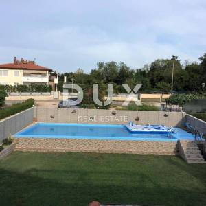 ISTRA, UMAG - Apartmanska kuća sa bazenom u blizini mora