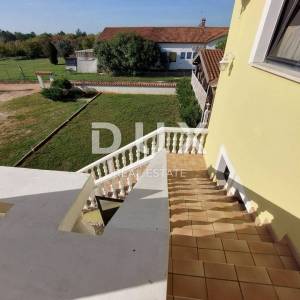 ISTRA, UMAG - Apartmanska kuća i poslovni objekt sa stanom