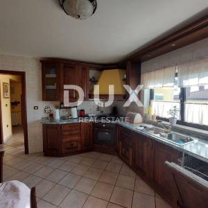 ISTRA, UMAG - Apartmanska kuća i poslovni objekt sa stanom