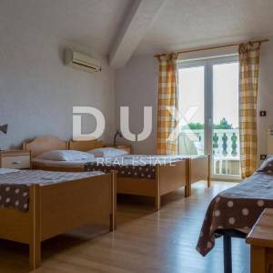 ISTRA, UMAG - Apartmanska kuća i poslovni objekt sa stanom