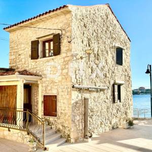 ISTRA, UMAG, CENTAR - Poslovna prilika uz samo more!