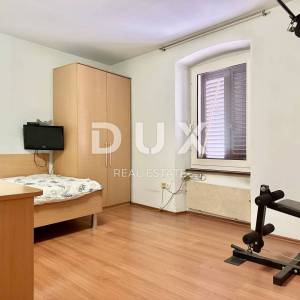 ISTRA, UMAG - Etaža u centru grada, 1. kat, 100 m2