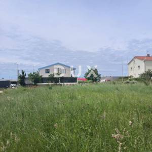 ISTRA, UMAG Građevinsko zemljište s dozvolom 400 metara od plaža!