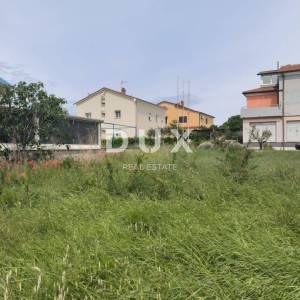 ISTRA, UMAG Građevinsko zemljište s dozvolom 400 metara od plaža!