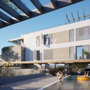 ISTRA, UMAG - Građevinsko zemljište blizu mora sa građevinskom dozvolom za kuću