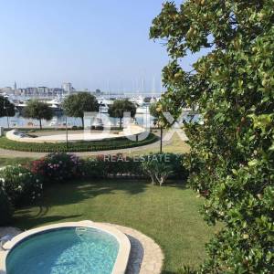 ISTRA, UMAG - Jedinstvena vila s bazenom, prvi red do mora